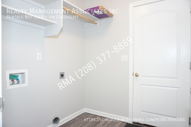 Building Photo - Amazing 3 Bedroom Home in East Nampa