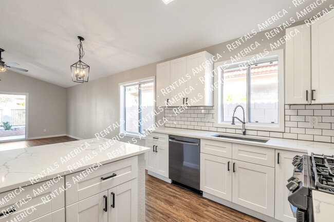 Building Photo - 12333 N Brightridge Dr