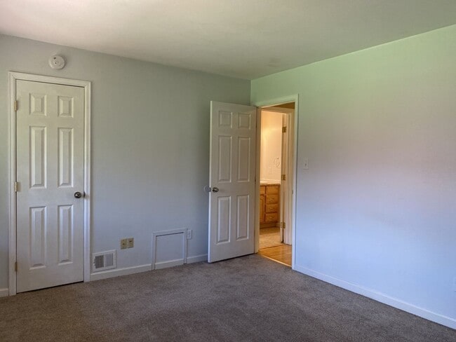 Building Photo - 1625 W Elizabeth St