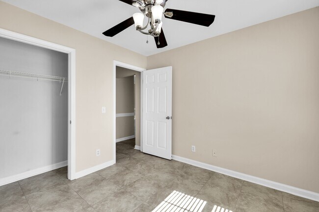 Building Photo - 4 Expedition Way