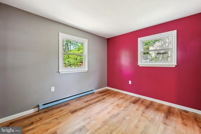 Building Photo - 310 N Carolina Trail