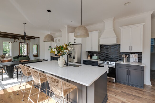 Building Photo - Cahal Ave Unit B