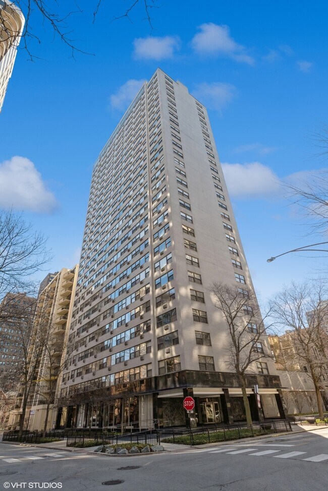 Building Photo - 1445 N State Pkwy