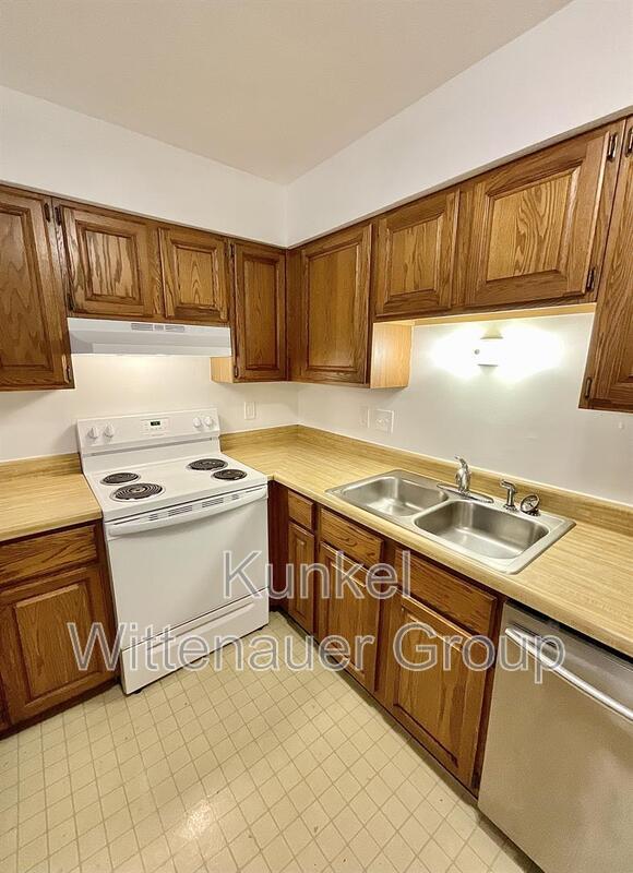 Building Photo - 156 Marion Dr