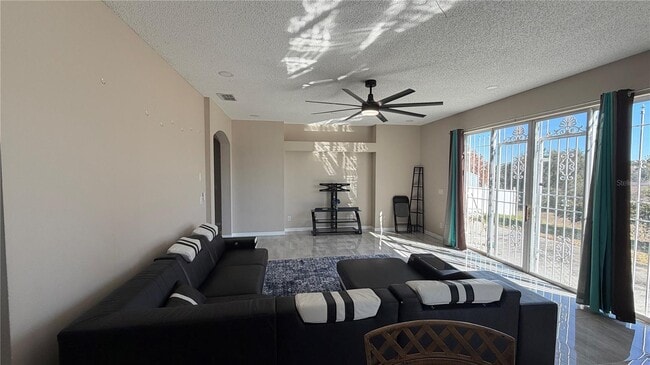 Building Photo - 2661 Plumberry Ave