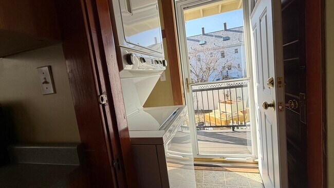 Building Photo - 74 Rawson Rd