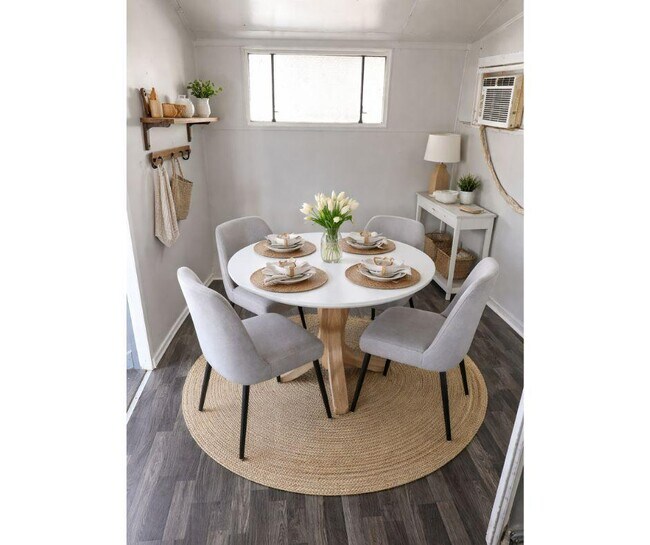 Building Photo - 14 Circle Dr