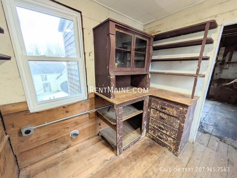 Building Photo - 3 Cushing St