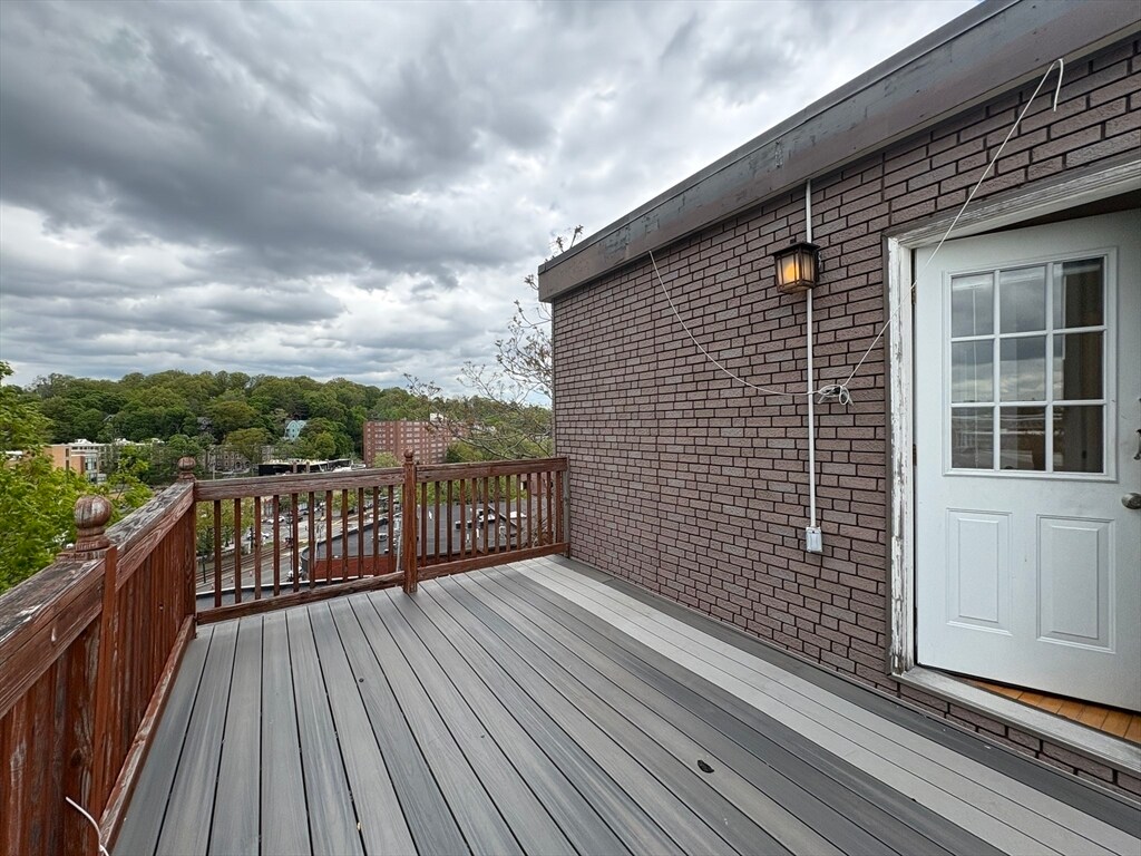 Building Photo - 187 Winthrop Rd