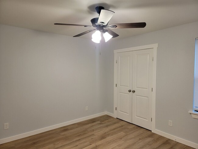 Building Photo - Three bedroom duplex!