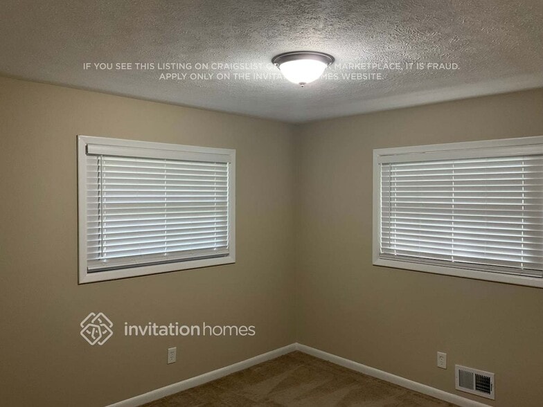 Building Photo - 2652 Williamsburg Dr