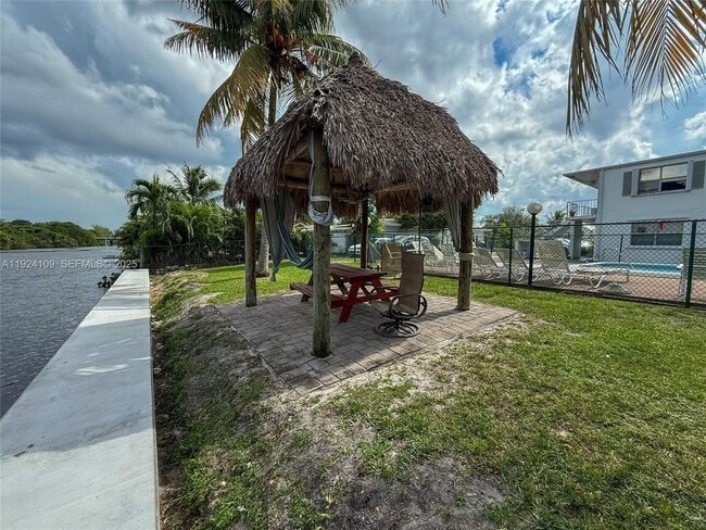 Building Photo - 3211 SW 44th St