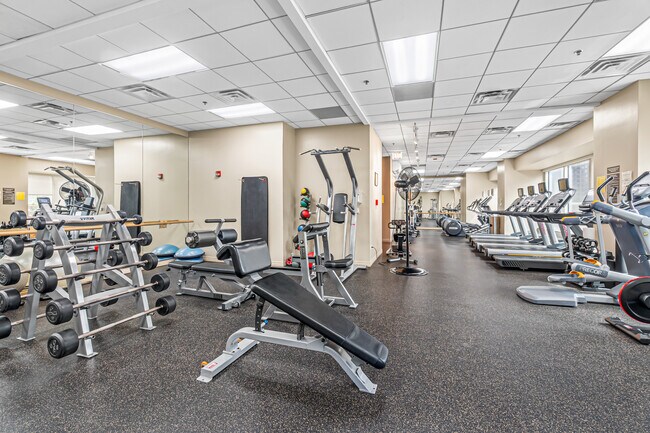 Building Photo - 512 N McClurg Ct