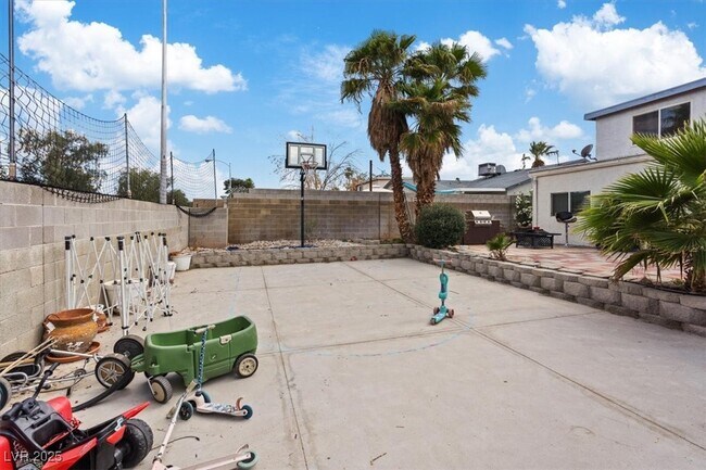 Building Photo - 4602 Inland Ct