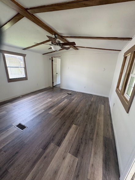 Building Photo - 6500 US-60