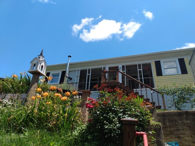 Building Photo - 188 G St