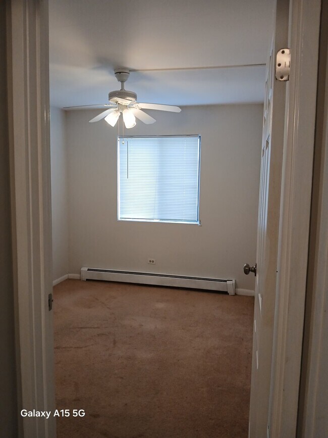 Building Photo - 11 Parkside Ct