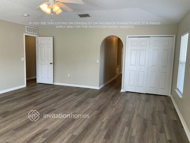 Building Photo - 3859 Sunset Cove Dr