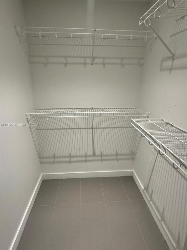 Building Photo - 1600 NE 1st Ave