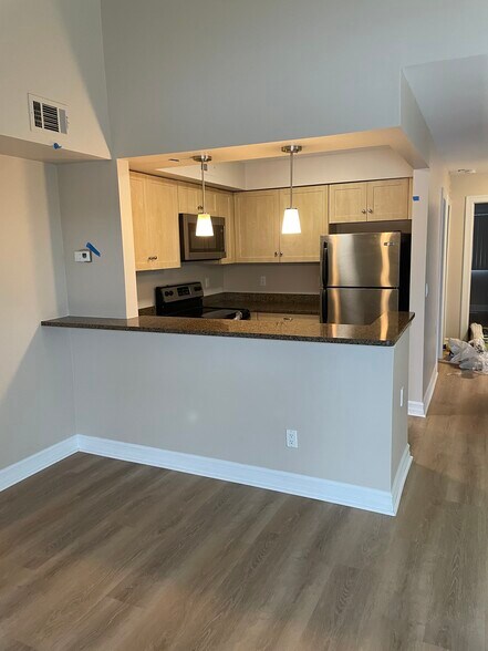 Kitchen - 2872 Davison Ave