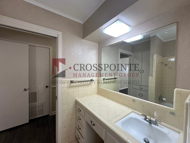 Building Photo - Tour Today! Newly Updated 3 Bedroom 2 Bath...