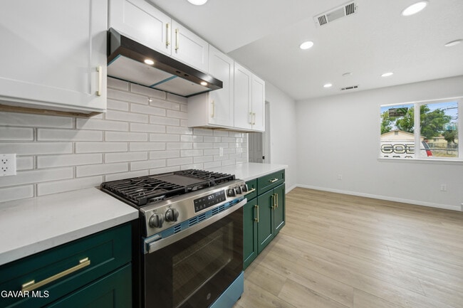 Building Photo - 2059 Shasta St