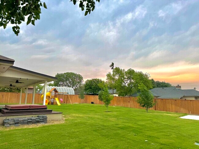 Building Photo - 228 White Feather Trail