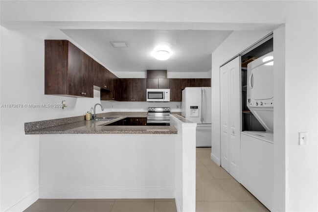 Building Photo - 6614 SW 114th Pl