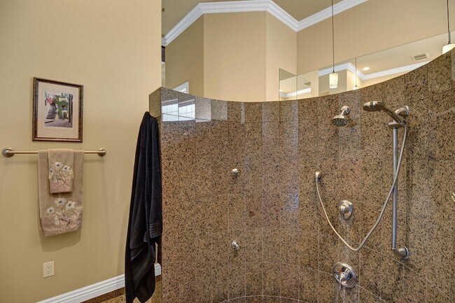 Building Photo - 43721 Chapelton Dr