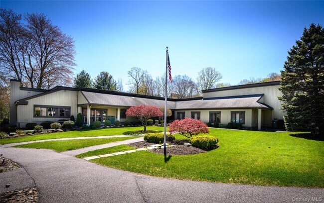 Building Photo - 605 A Heritage Hls