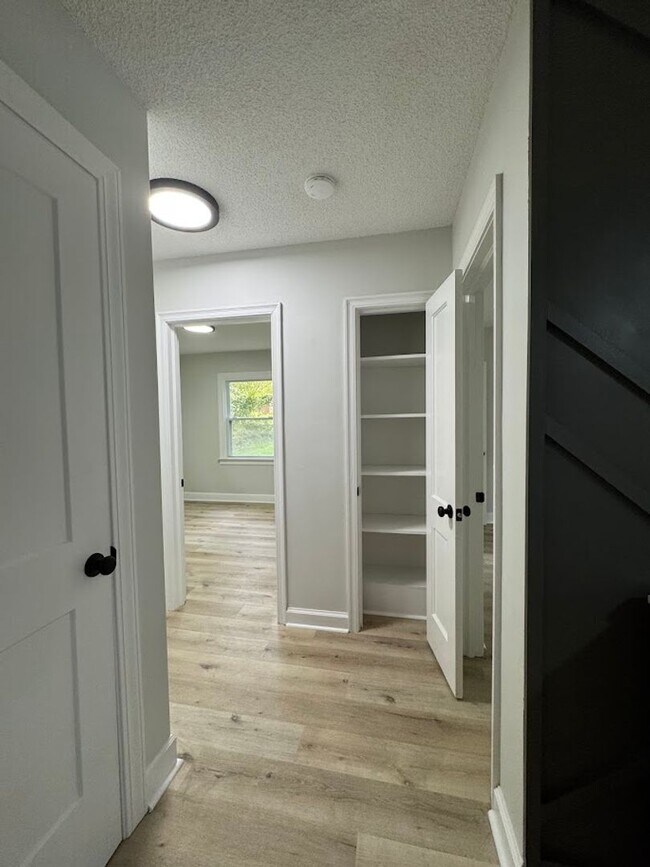 Building Photo - Charming Newly Renovated Home in Greensbor...