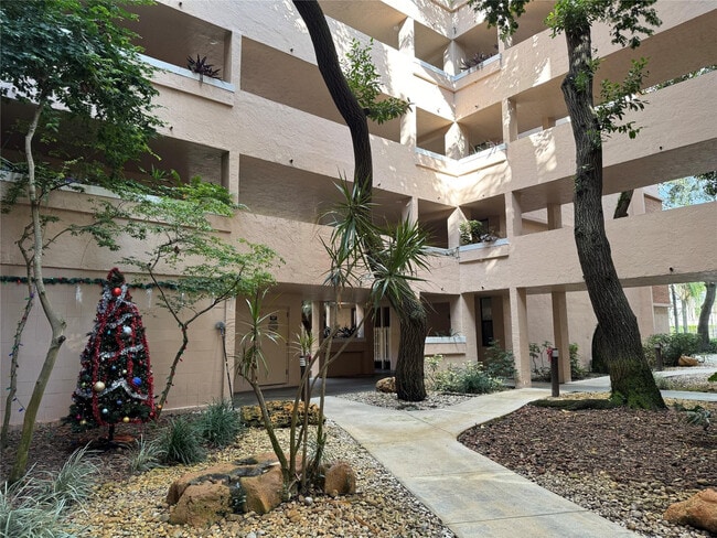 Building Photo - 6800 Cypress Rd