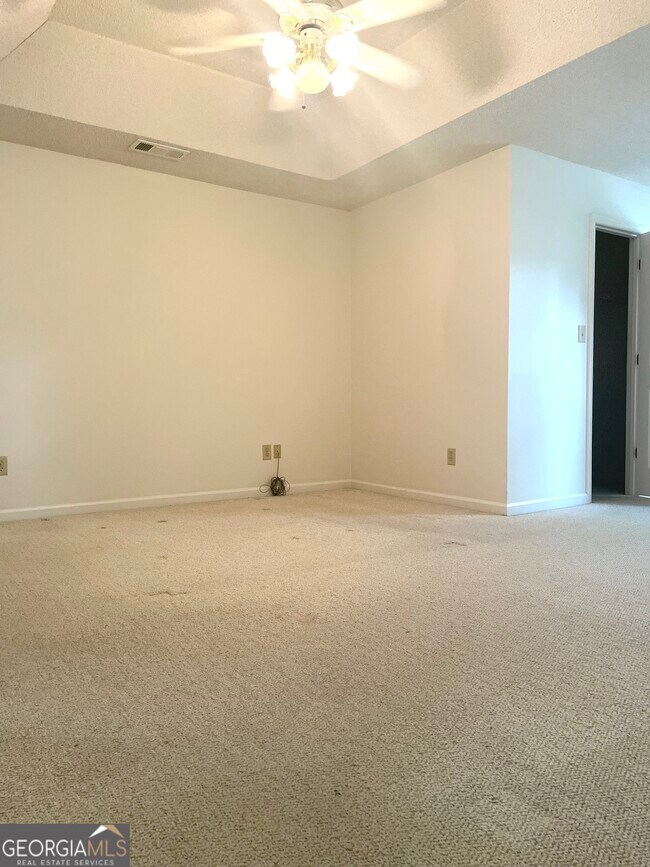 Building Photo - 102 Ridgestone Ct