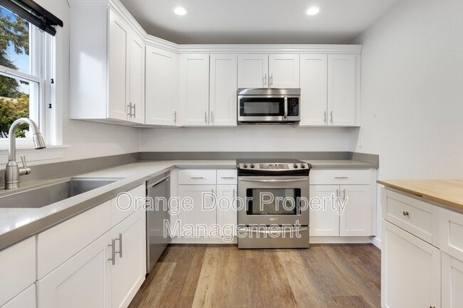 Building Photo - 55 Hylebos Ave