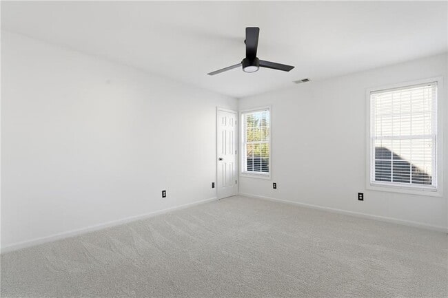 Building Photo - 205 Towne Ridge Dr