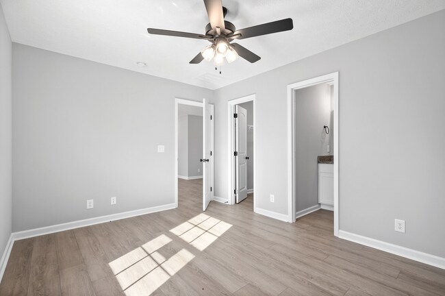 Building Photo - Beautiful Home For Rent in Country Like Setting!