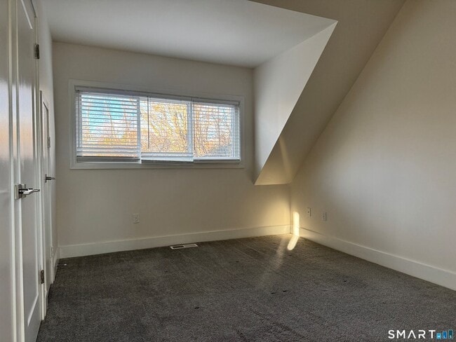 Building Photo - 87 Montoya Dr