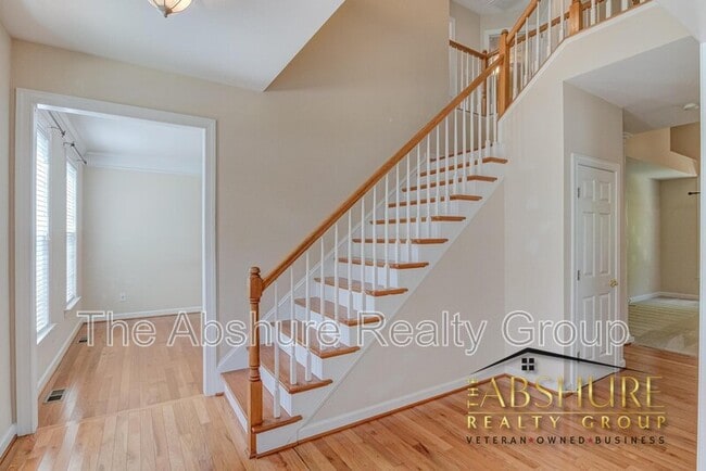 Building Photo - 1410 Fairfax Woods Dr