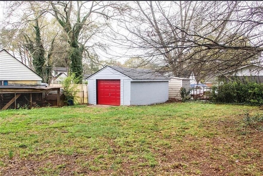 Building Photo - 2418 Crestview Ave