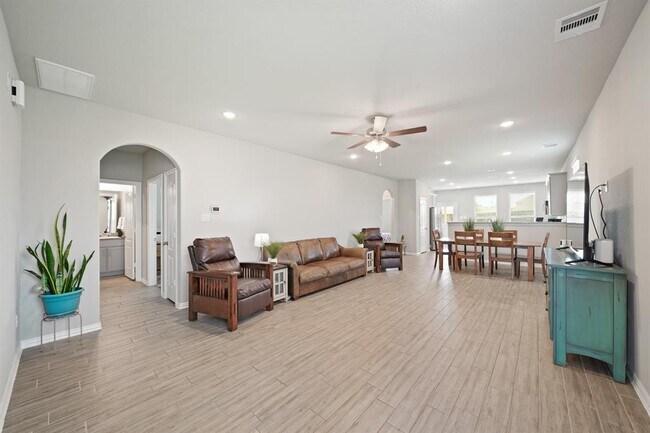 Building Photo - 7410 Arabian Moon Trail