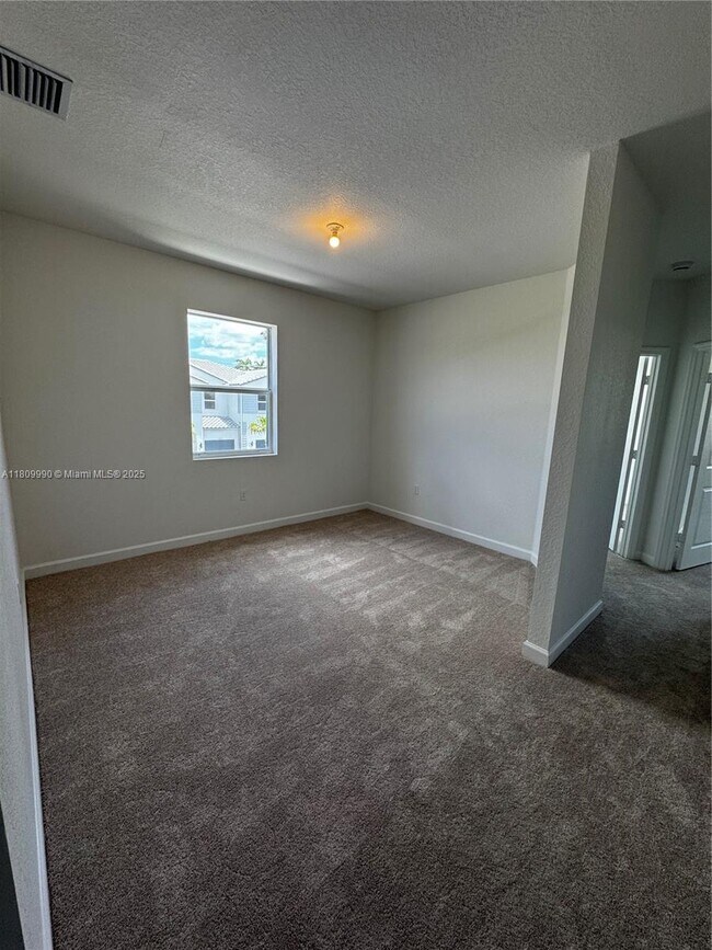 Building Photo - 128 SW 184th Way