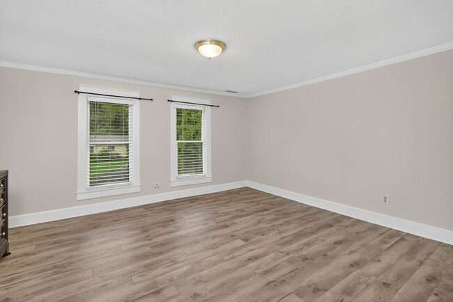 Building Photo - Charming 4BR / 3BA Historic Home with Big Backyard! BR VA