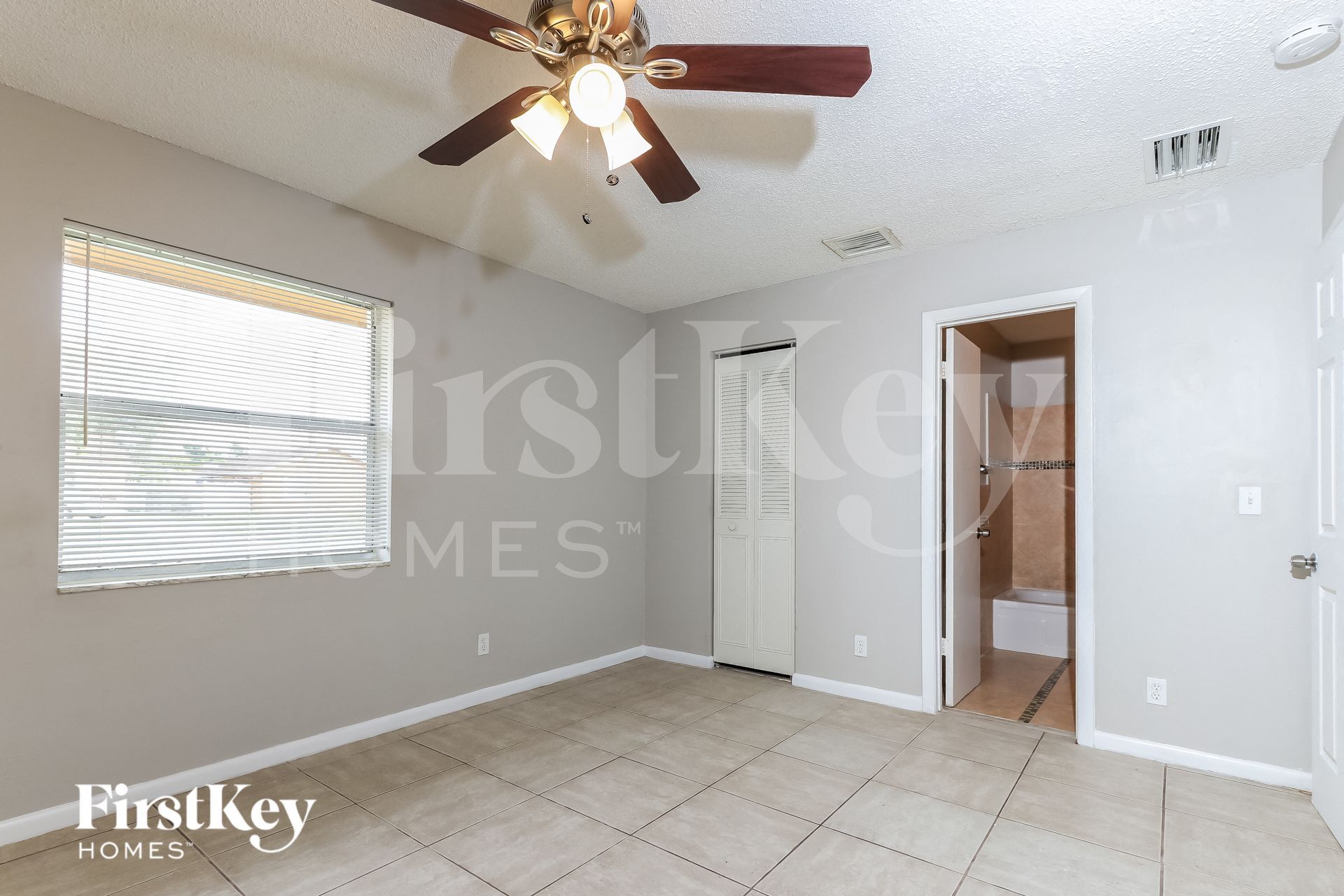 Building Photo - 10404 Oliver Ln