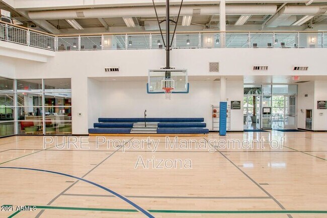 Building Photo - 3602 N Barrington Dr