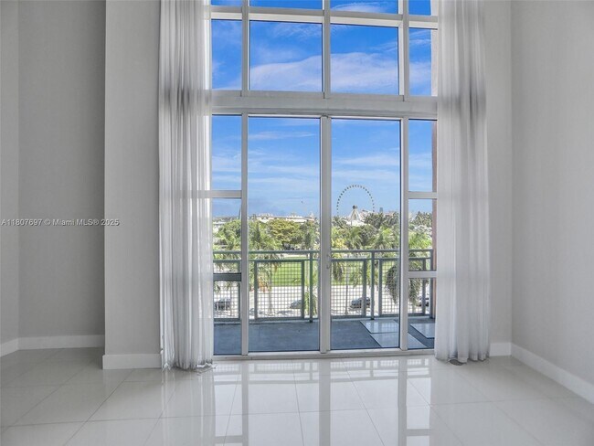 Primary Photo - 244 Biscayne Blvd