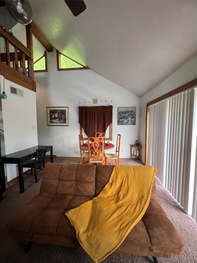 Building Photo - 8141 Glenbrook Dr