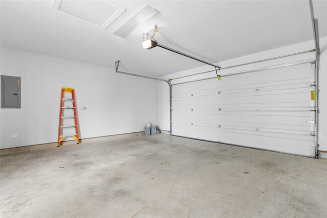 Building Photo - 243 Kendrick Pines Blvd