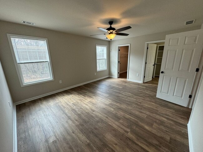 Building Photo - 4 Bedroom/4Bath off Will Hunter Rd. Pre-leasing Now!