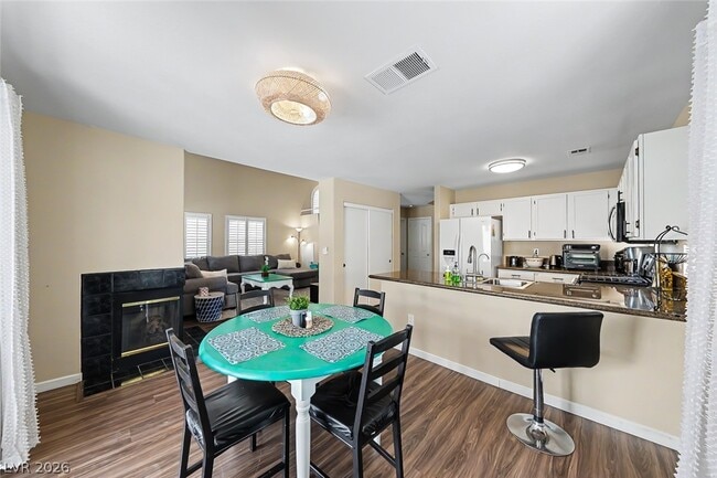 Building Photo - 1409 Spice Sky Dr