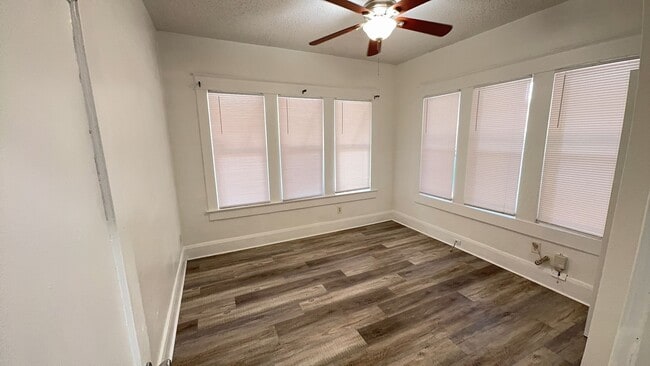 Building Photo - 3/1.5 Historic Bungalow Home in Tampa/Ybor...
